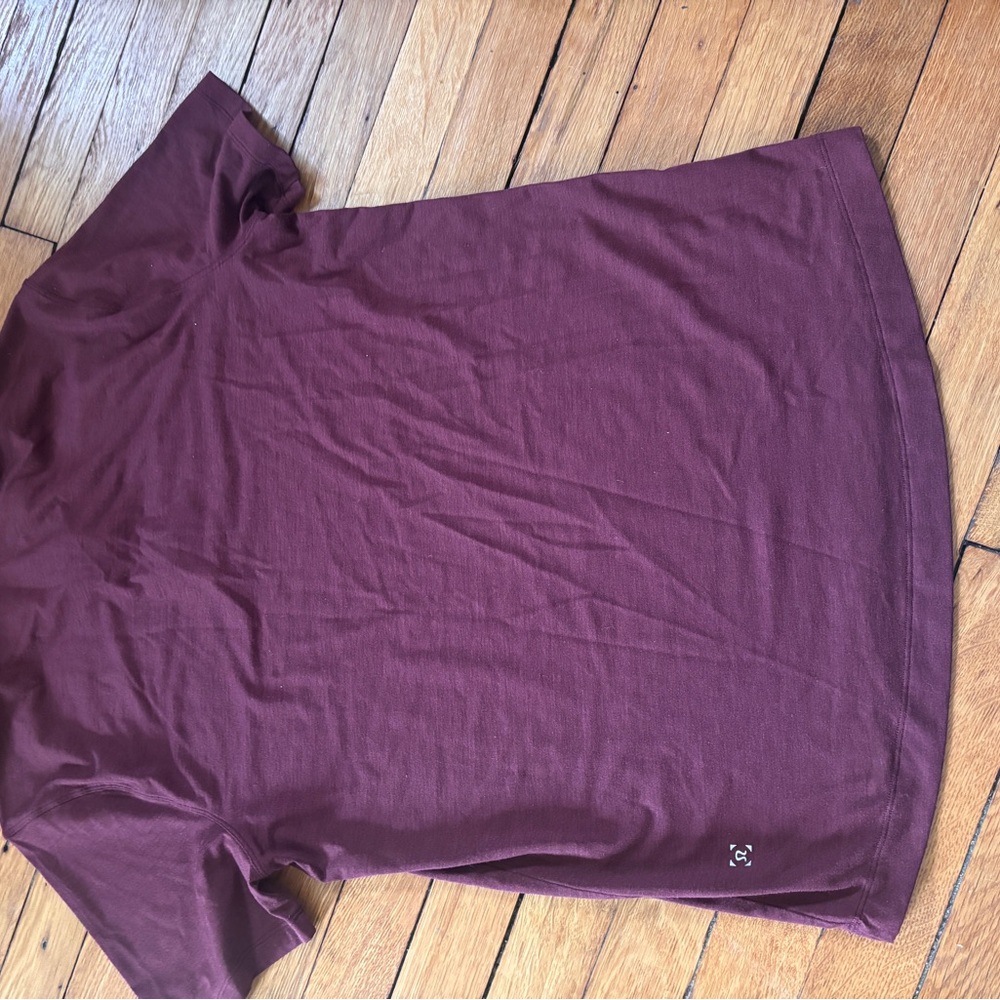 Lululemon Men's Burgundy Polo Shirt - Picture 5 of 6